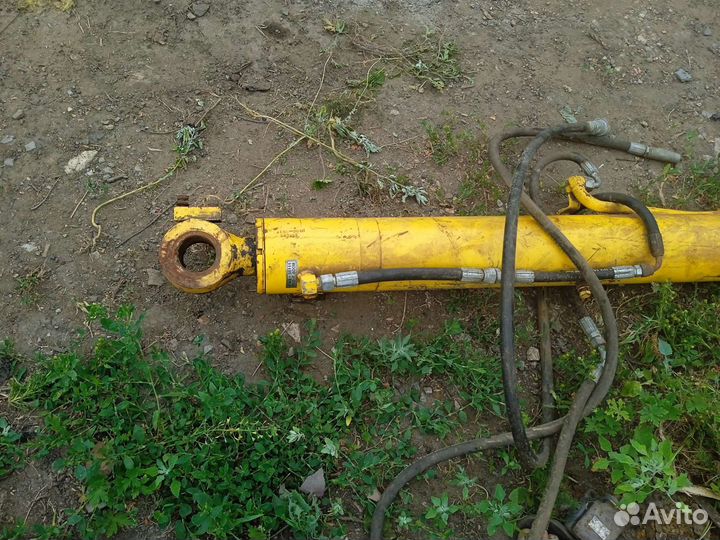 Гидроцилиндры на Hundai Robex