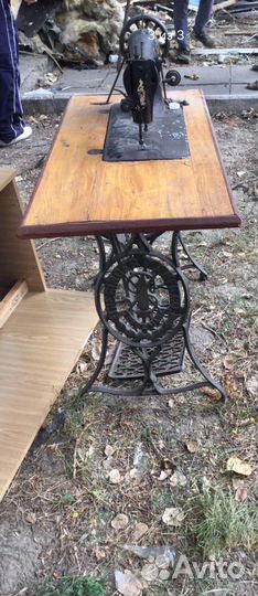 Швейная машина Singer