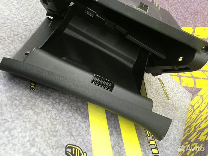 Бардачок Опель Астра Джей Opel Astra J