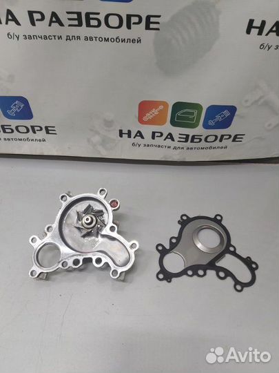 Помпа Toyota Land Cruiser 200 1UR-FE 2016