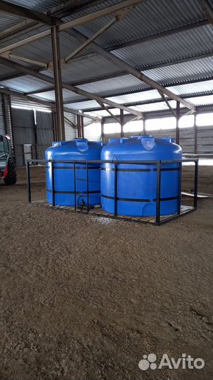 Емкости пластиковые в обрешетке для перевозки