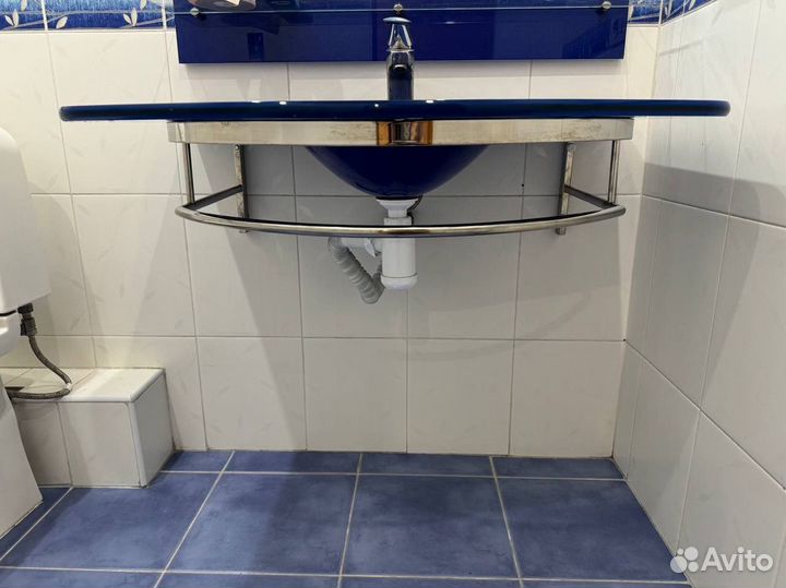 Раковина с зеркалом