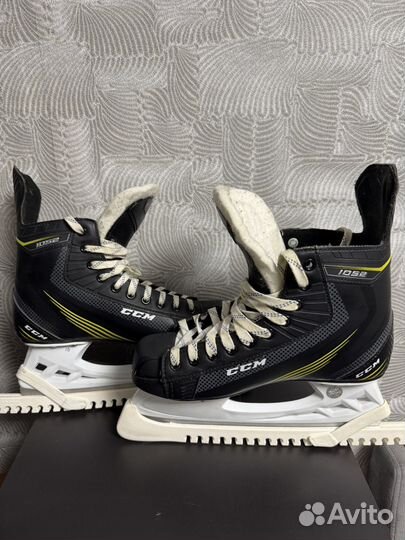 Коньки хоккейные ccm