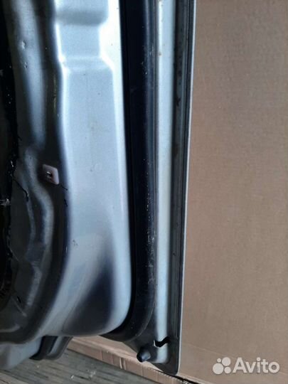 Левая дверь