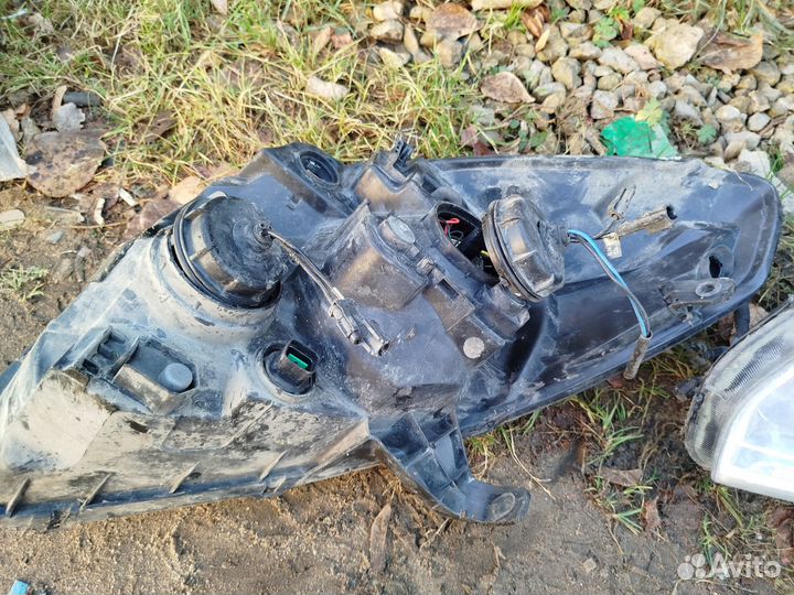 Передние фары Hyundai Starex H1