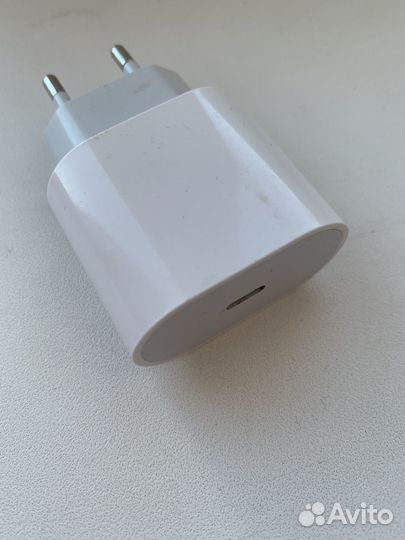 Зарядное устройство на iPhone 20w