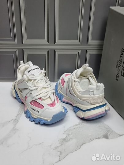 Balenciaga track