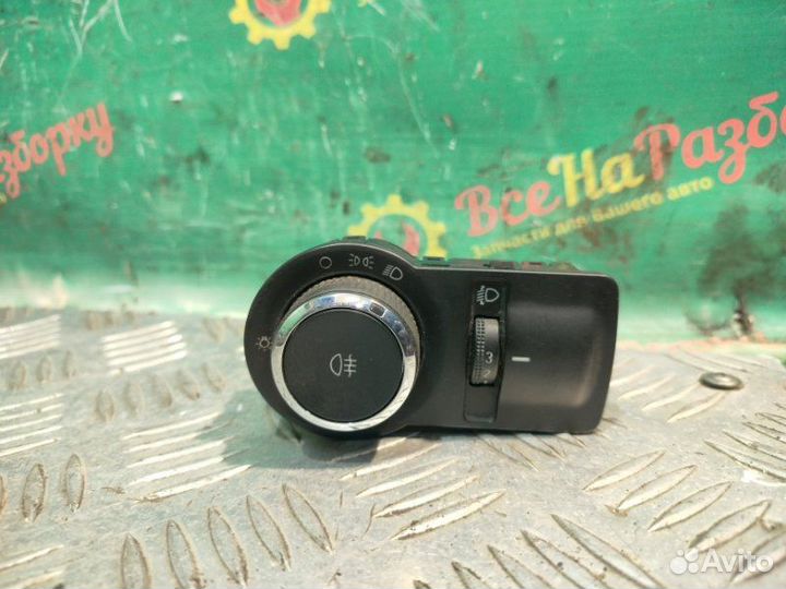 Блок управления светом Chevrolet Aveo T300 седан