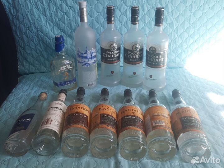 Пустые стеклянные бутылки с пробками цена за все