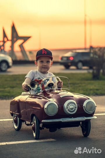 Детская педальная машина СССР для фотосессии в фот