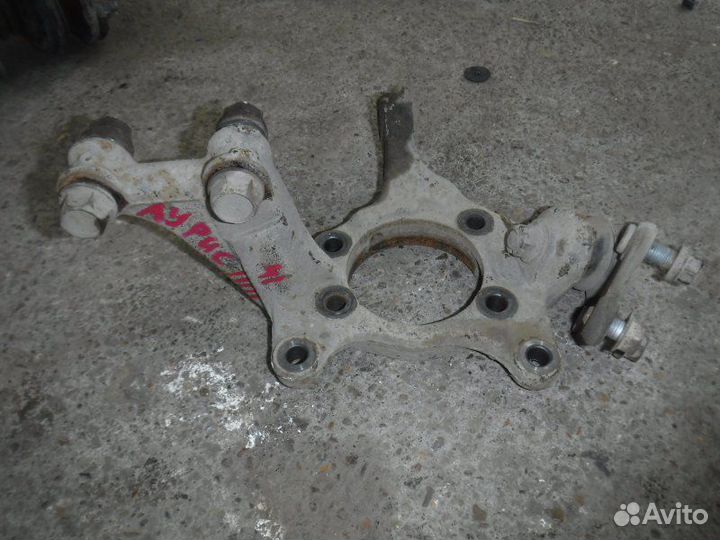 Кулак передний правый Toyota Auris 4ZZ 2008