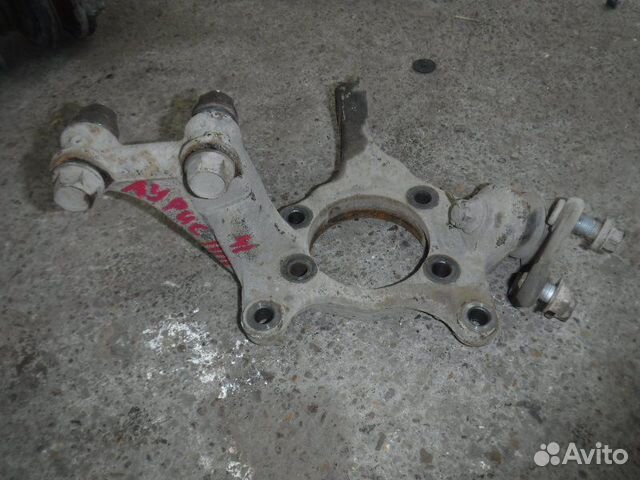 Кулак передний правый Toyota Auris 4ZZ 2008