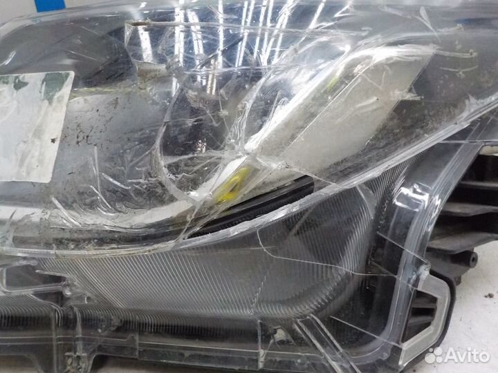 Фара левая на Toyota Corolla 8115002T31