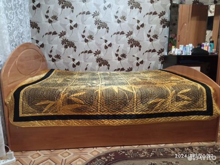 Кровать двухспальная