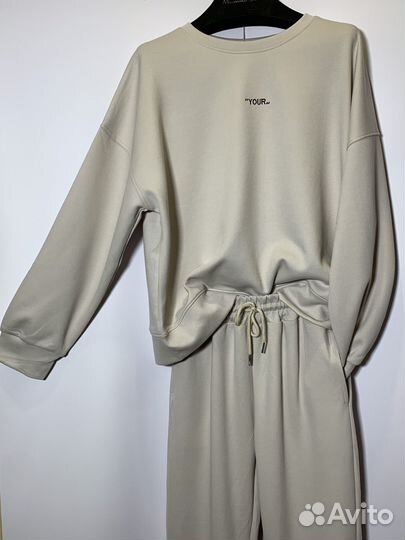 Спортивный костюм женский