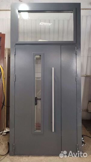 Дверь входная металлическая со стеклом