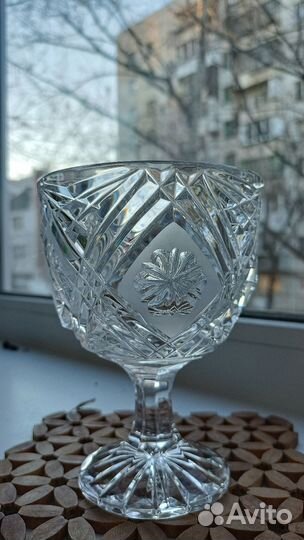 Хрустальная конфетница с крышкой, салатницы