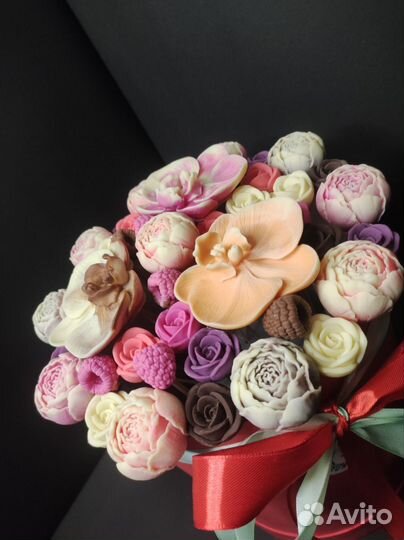 Цветы из Натурального Шоколада в Коробке