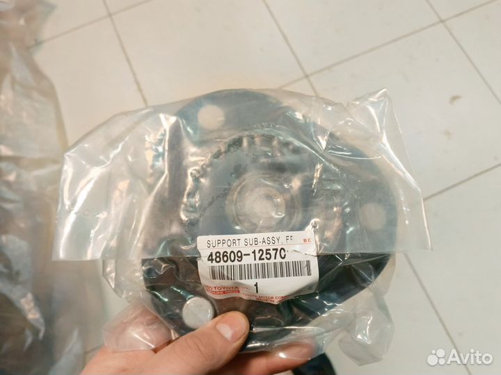 Верхняя опора стойки Toyota 4860912570