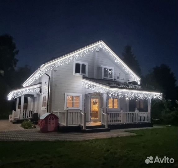 Украшение дома гирляндой, контурная подсветка