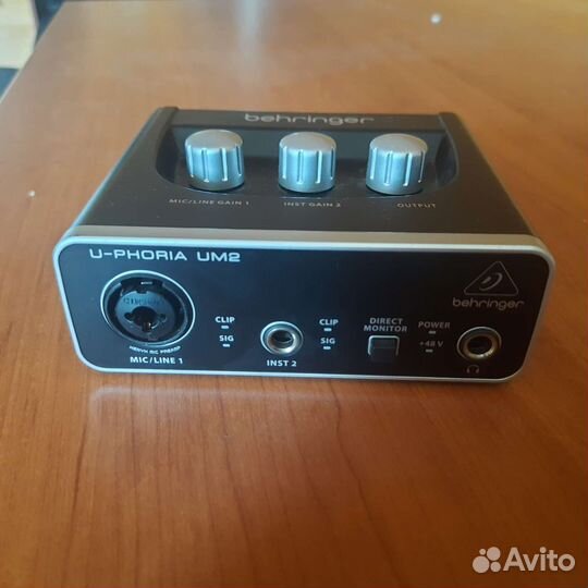 Звуковая карта behringer umc22