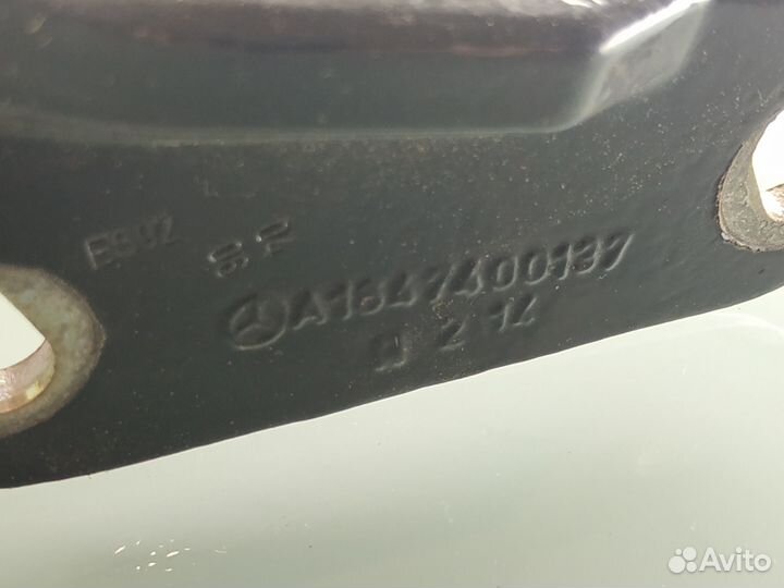 Петля багажника левая Mercedes w164 ML 164