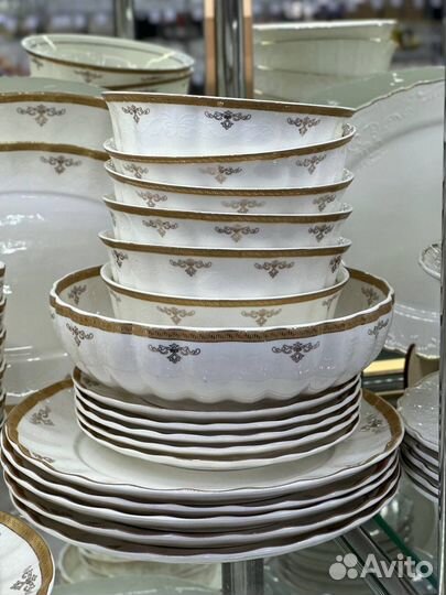 Чайно столовый сервиз 39 предметов