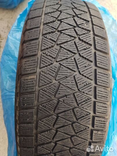 Bridgestone Blizzak DM-V2 225/65 R17