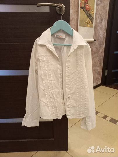 Рубашки школьные 146 см и 158-164