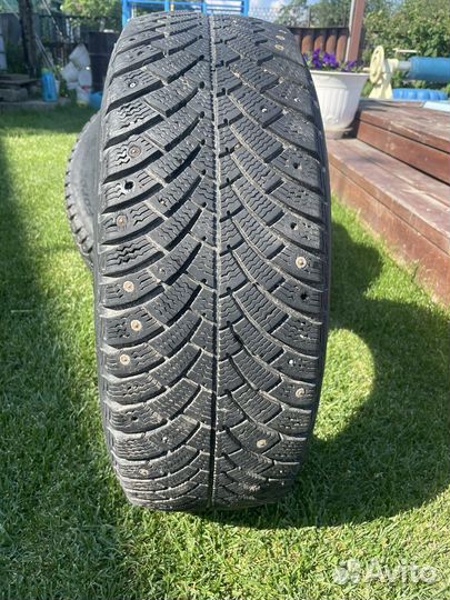 Bfgoodrich G-Force Stud 215/65 R16