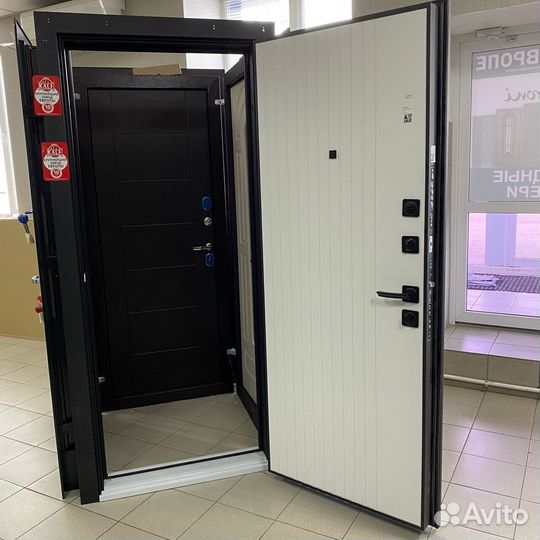Двери входные новые