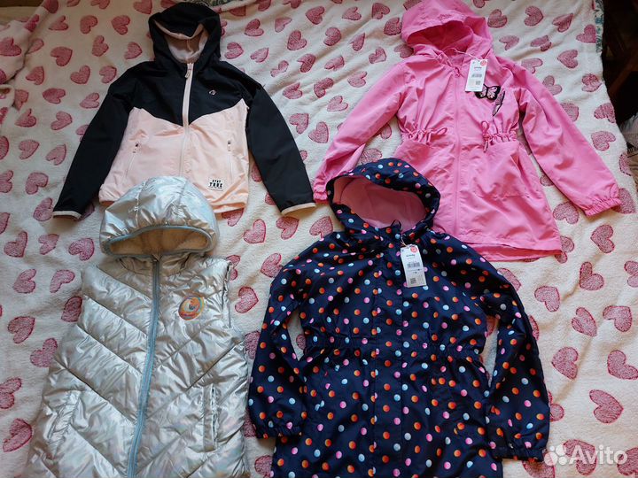 Новые куртки на девочку 128/134