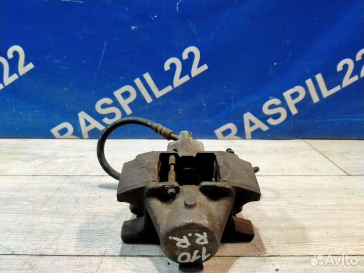 Суппорт задний правый Toyota Mark I I 110 1GFE