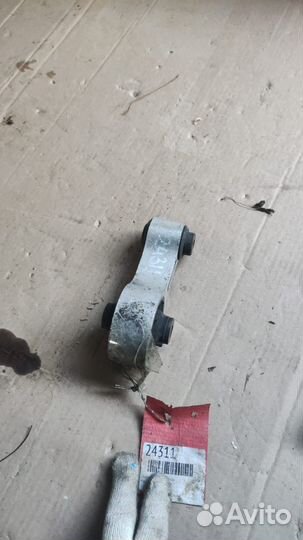 Подушка двигатель нижняя mazda 6GG