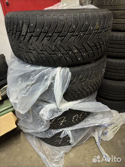 Nokian Tyres Hakkapeliitta 8 SUV 275/45 R20 110T