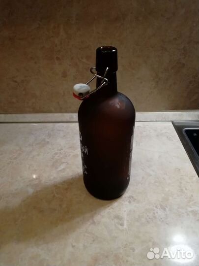 Бутылки стеклянные с бугельной пробкой