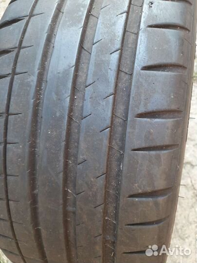 Michelin Pilot Sport 4 225/40 R19