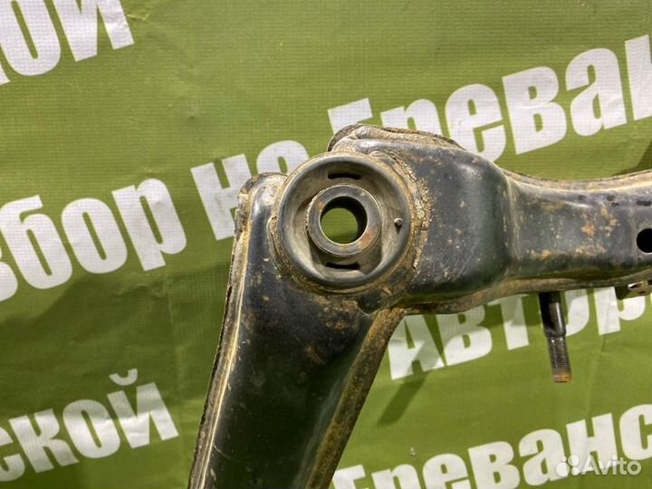 Балка подвески задняя Nissan Bluebird U13 SR18DE