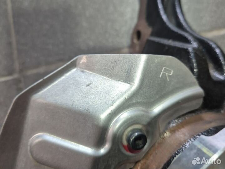 Кулак поворотный Vega C100 Новый в сборе