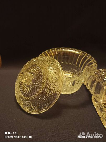 Вазочка,шкатулка,конфетница,икорница