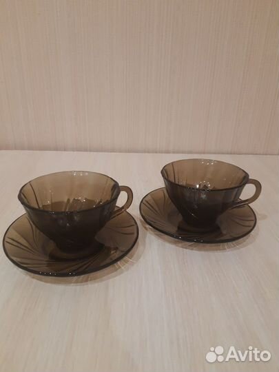 Чашки с блюдцами