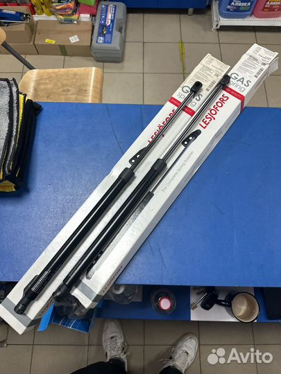 Амортизатор багажника renault megane 2003-2009