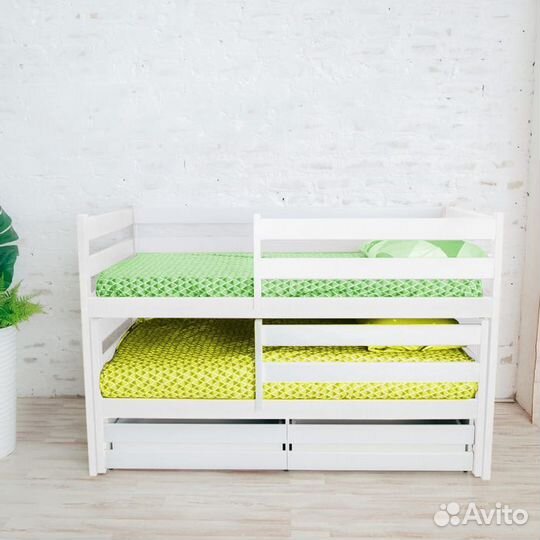 Кроватка из натурального дерева с доп. местом детс