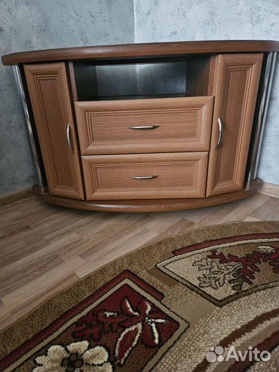 Тумба под телевизор