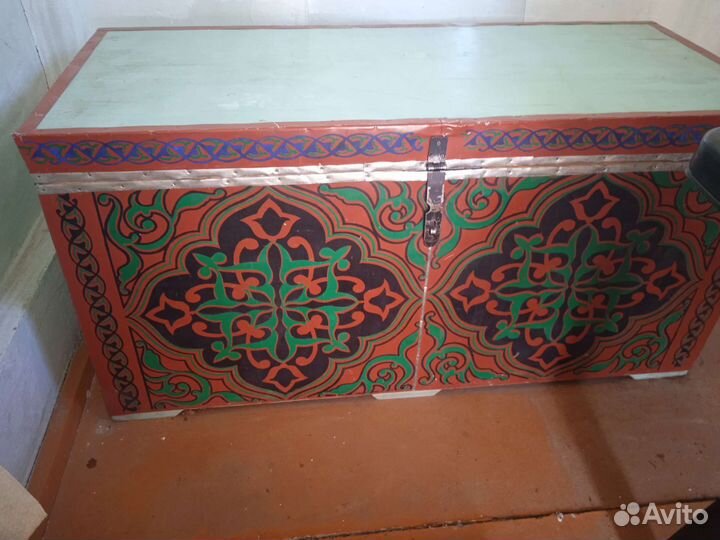 Сундук деревянный старинный