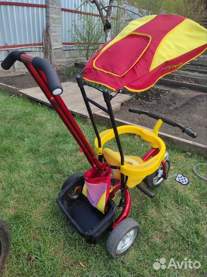 Детский трёхколёсный велосипед с ручкой