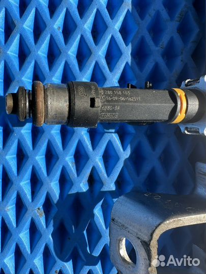 Топливная рампа Mazda 6 gg 1.8