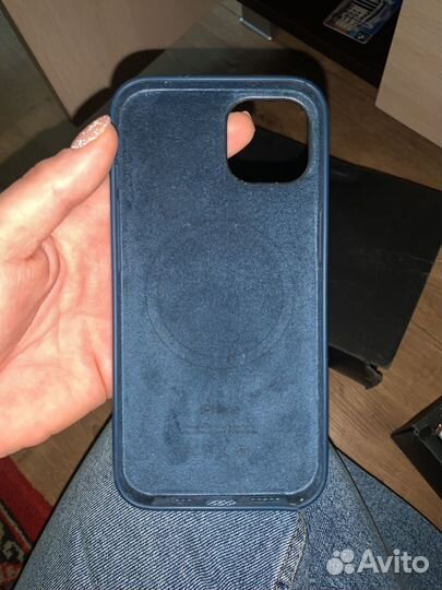 Чехол на iPhone 13