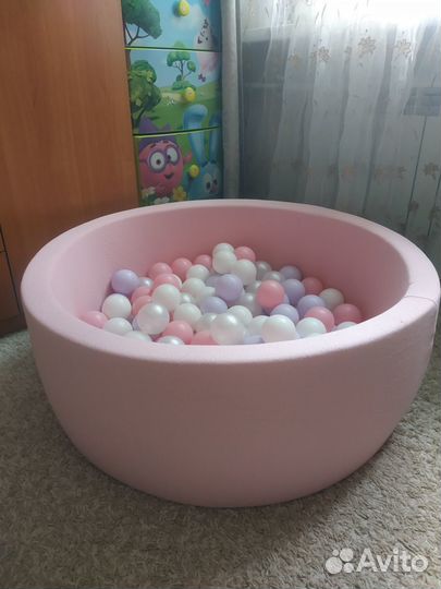 Сухой бассейн с шариками