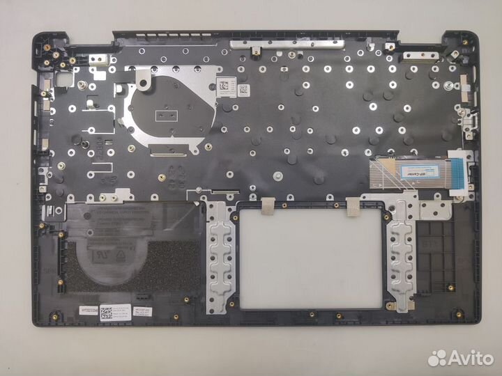 Верхняя часть корпуса (топкейс) Dell Latitude 3520